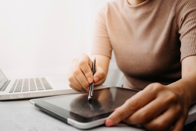 ブランドアイデンティティデザイン